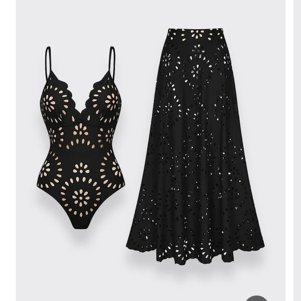 Chic Black Cutout One-Piece Swimsuit